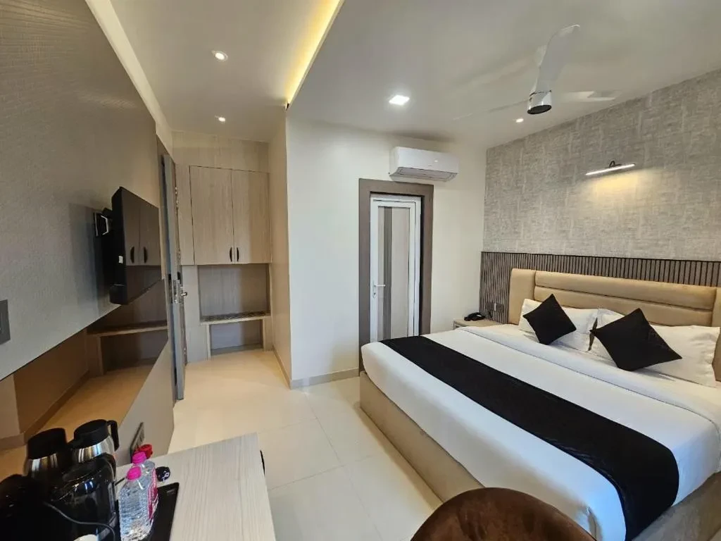 Hotel Glorious Grand, Varanasi Varanasi [Double Bed]