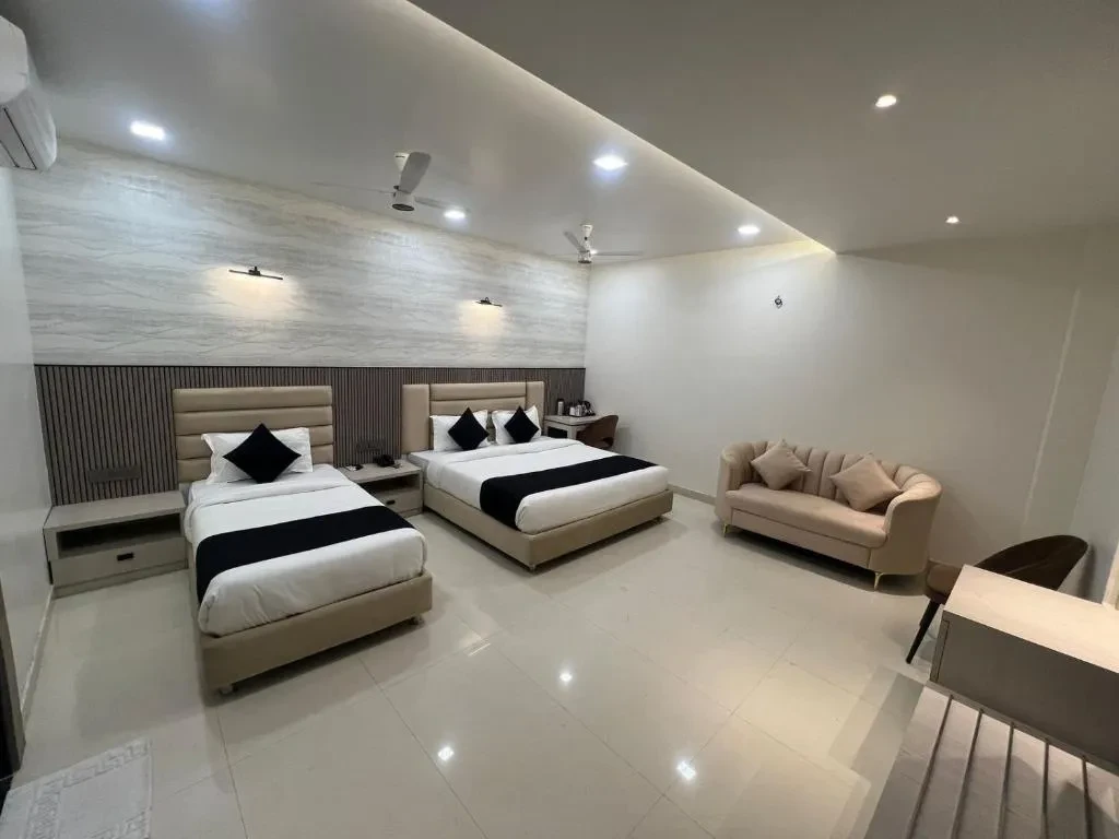 Hotel Glorious Grand, Varanasi Varanasi [Room]