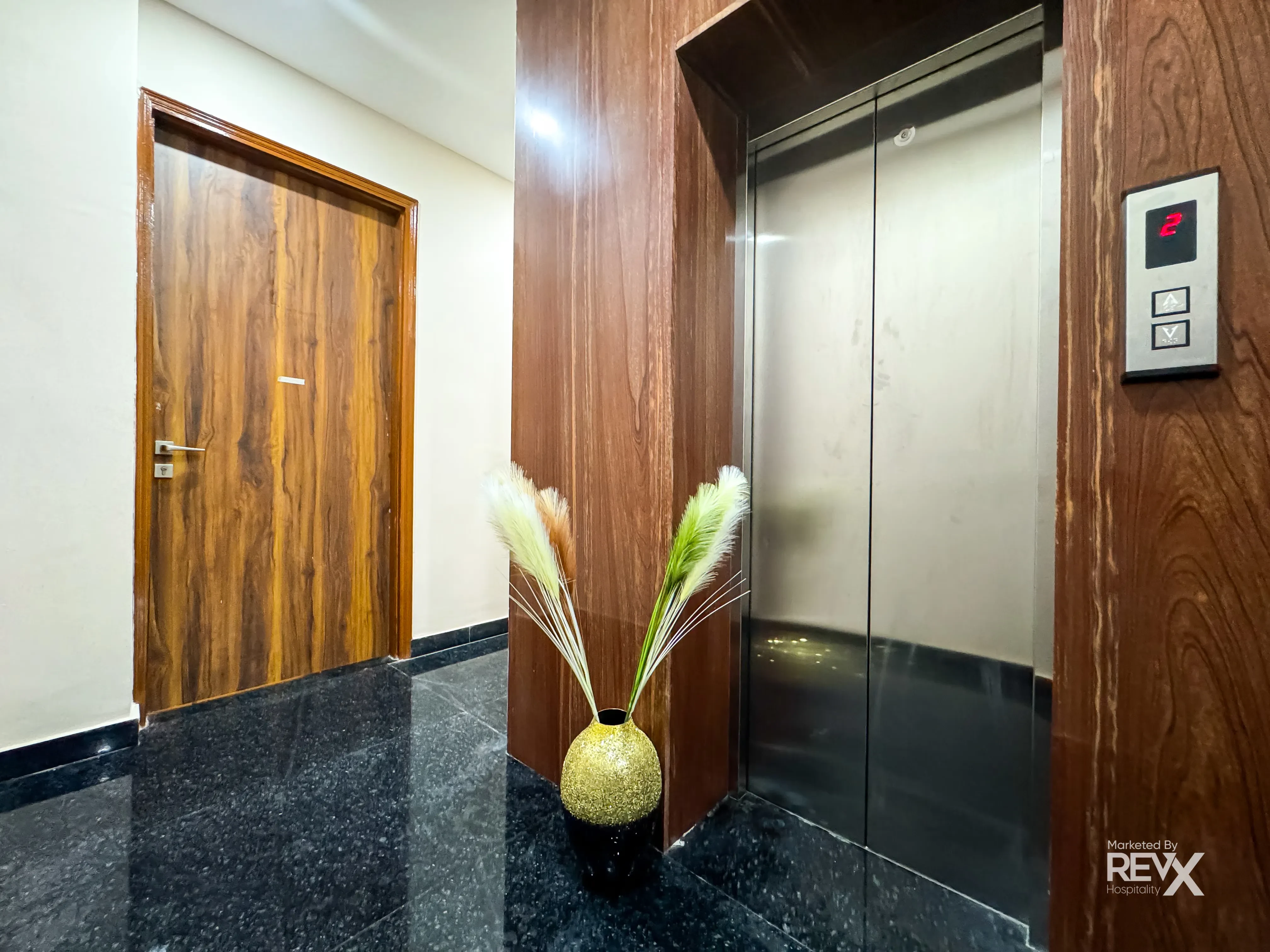 Hotel Guru Sadan Ayodhya [Lift]