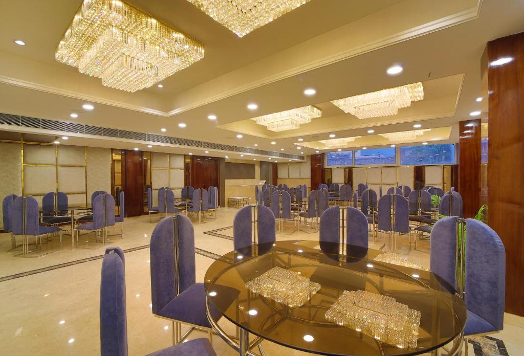 Hotel Holy Vivasa Rishikesh [Spacious And Modern Conference Hall At Ariya Hotel]
