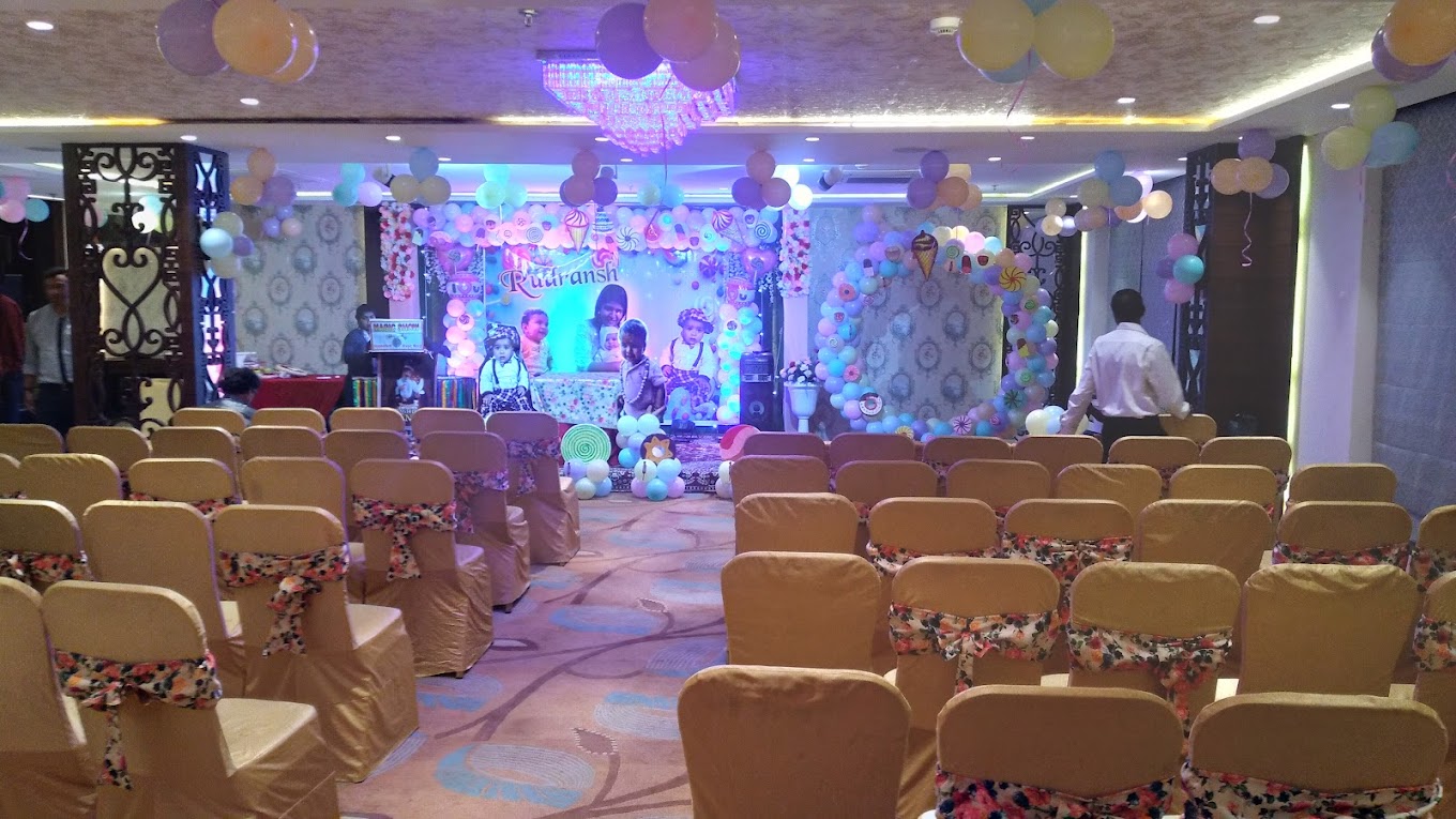 Hotel Le Lotus Grand Varanasi Varanasi [Spacious And Elegant Banquet Hall Ideal]