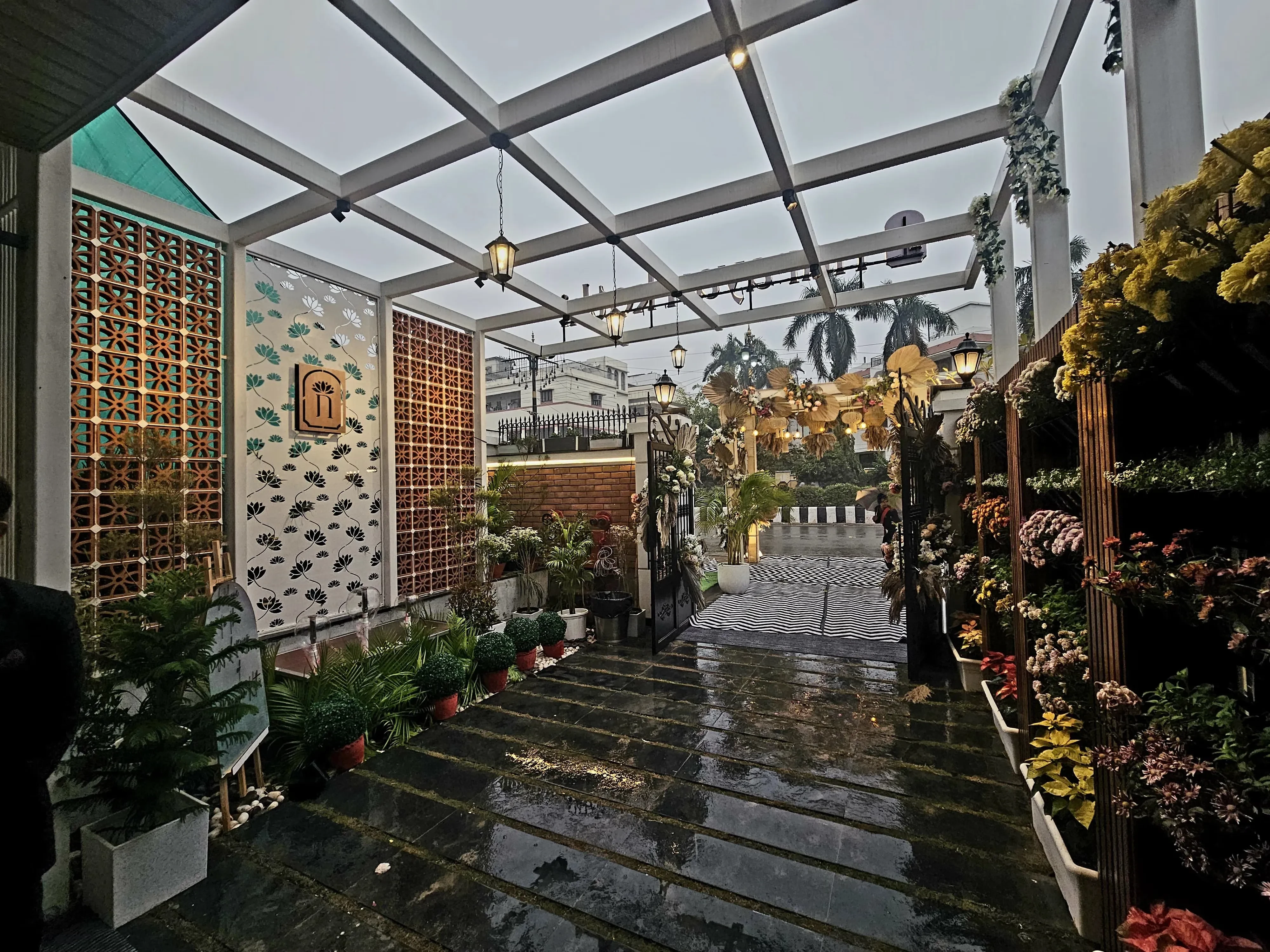 Hotel Narayan Kothi Varanasi [Sitting Area]