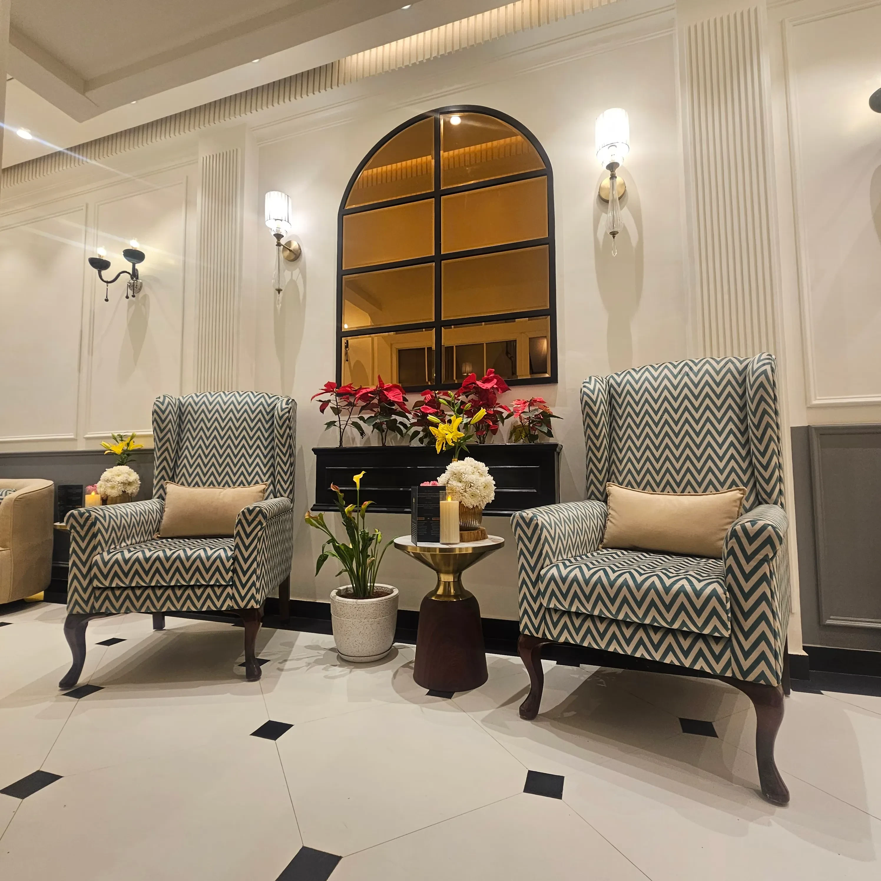 Hotel Narayan Kothi Varanasi [Sofa]