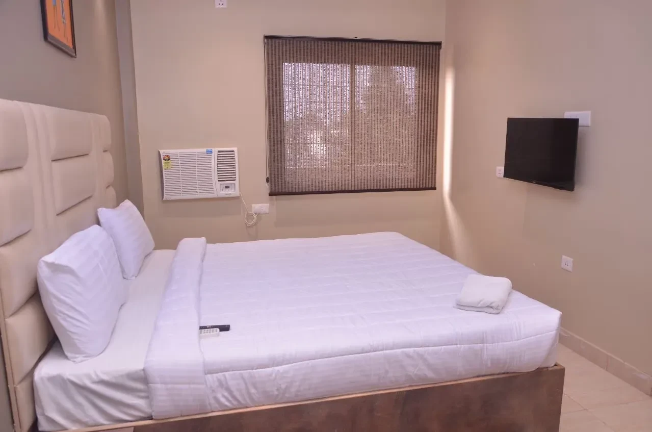 Hotel Sukhdham Prayagraj [Window]