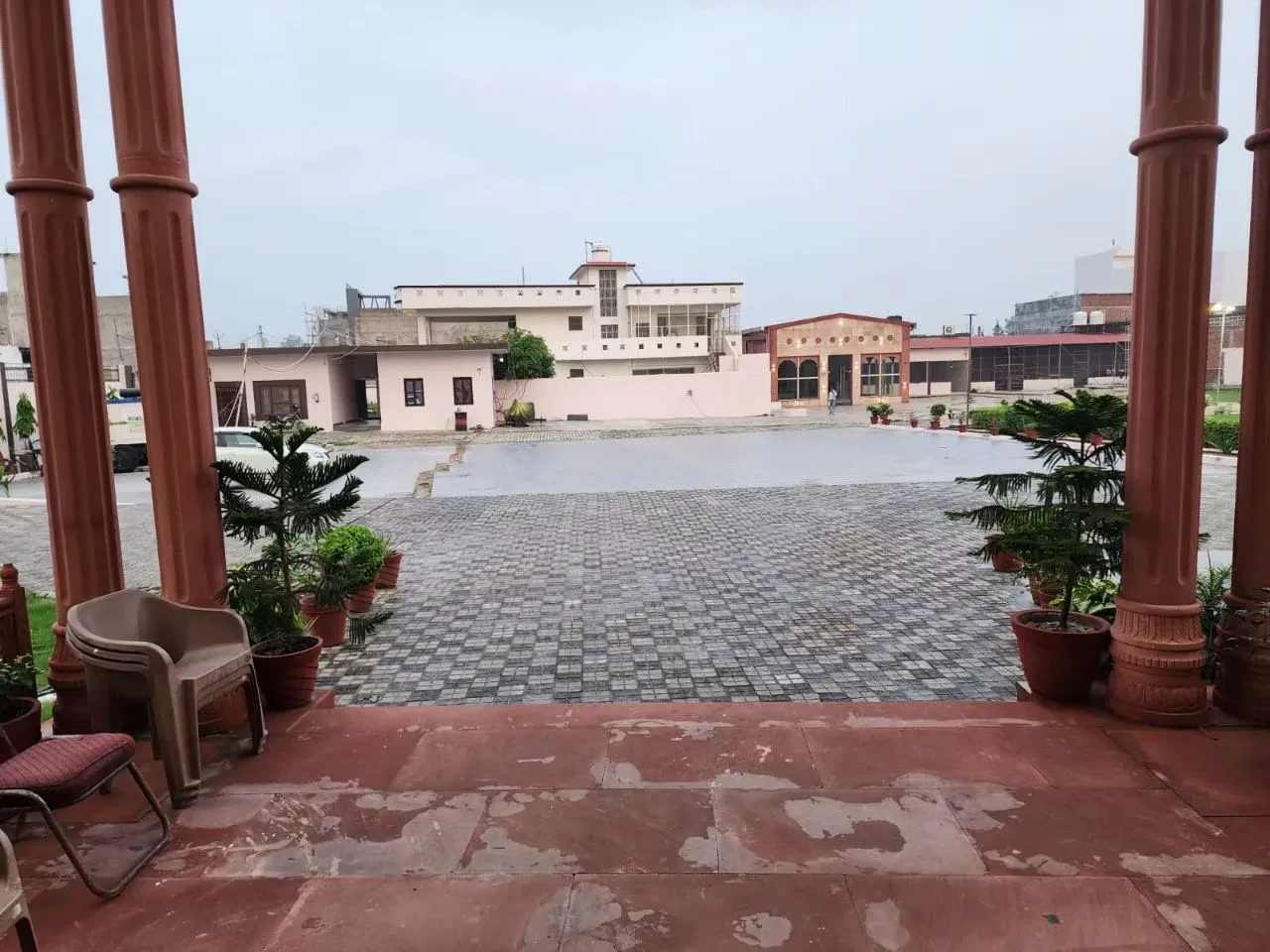 Hotel Trimrooms Subharambh Ayodhya [Outside View]