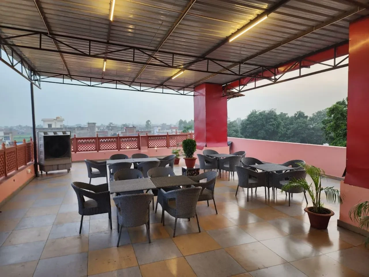 Hotel Trimrooms Subharambh Ayodhya [Sitting Area]