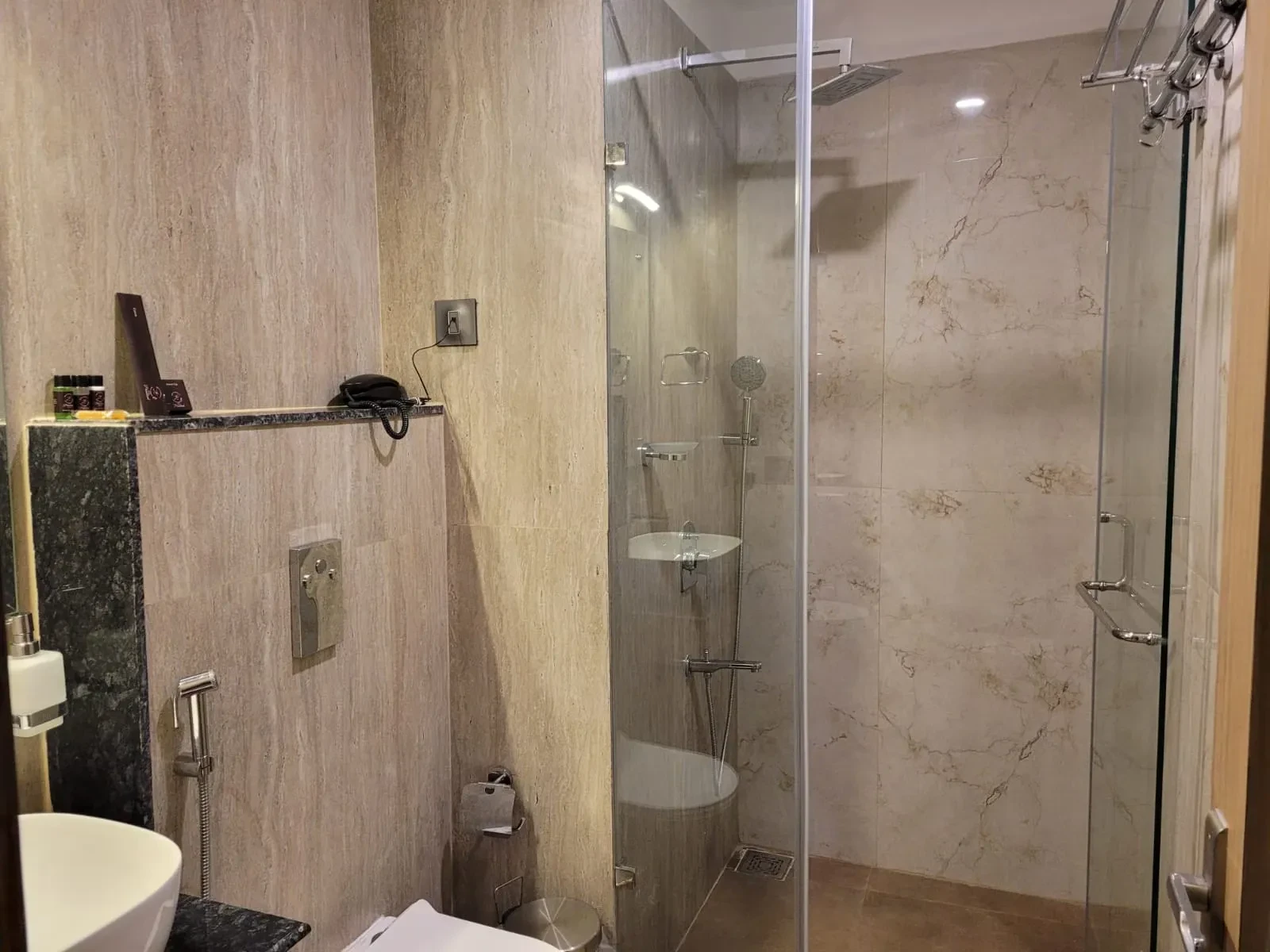 Primeland Hotel, Varanasi Varanasi [Washroom]
