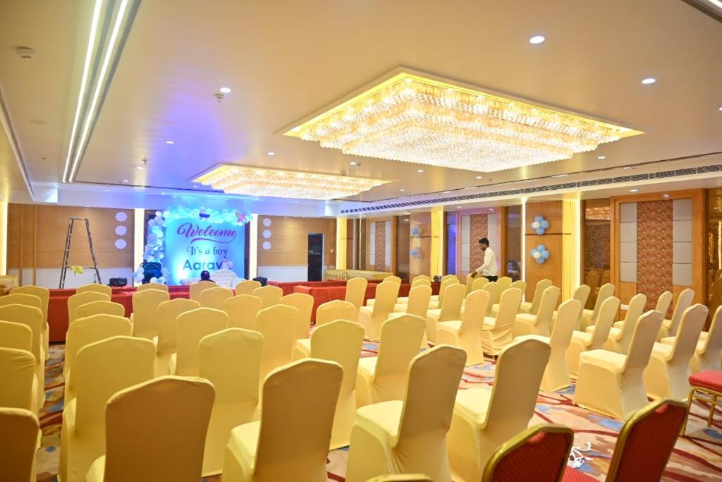 The Elegance Hotel Varanasi Varanasi [Banquet Hall View]