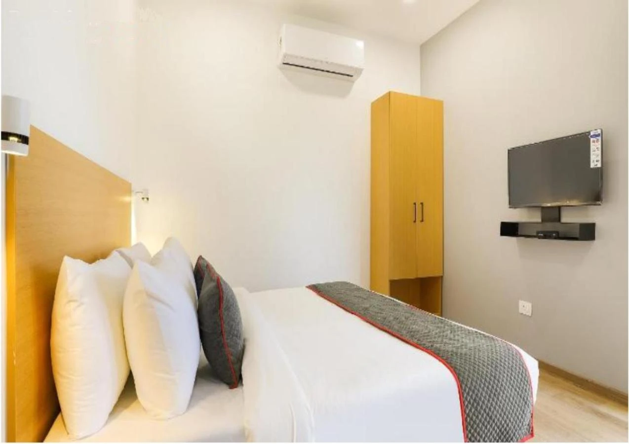 Hotel Blue Neck Ayodhya [King Bed]