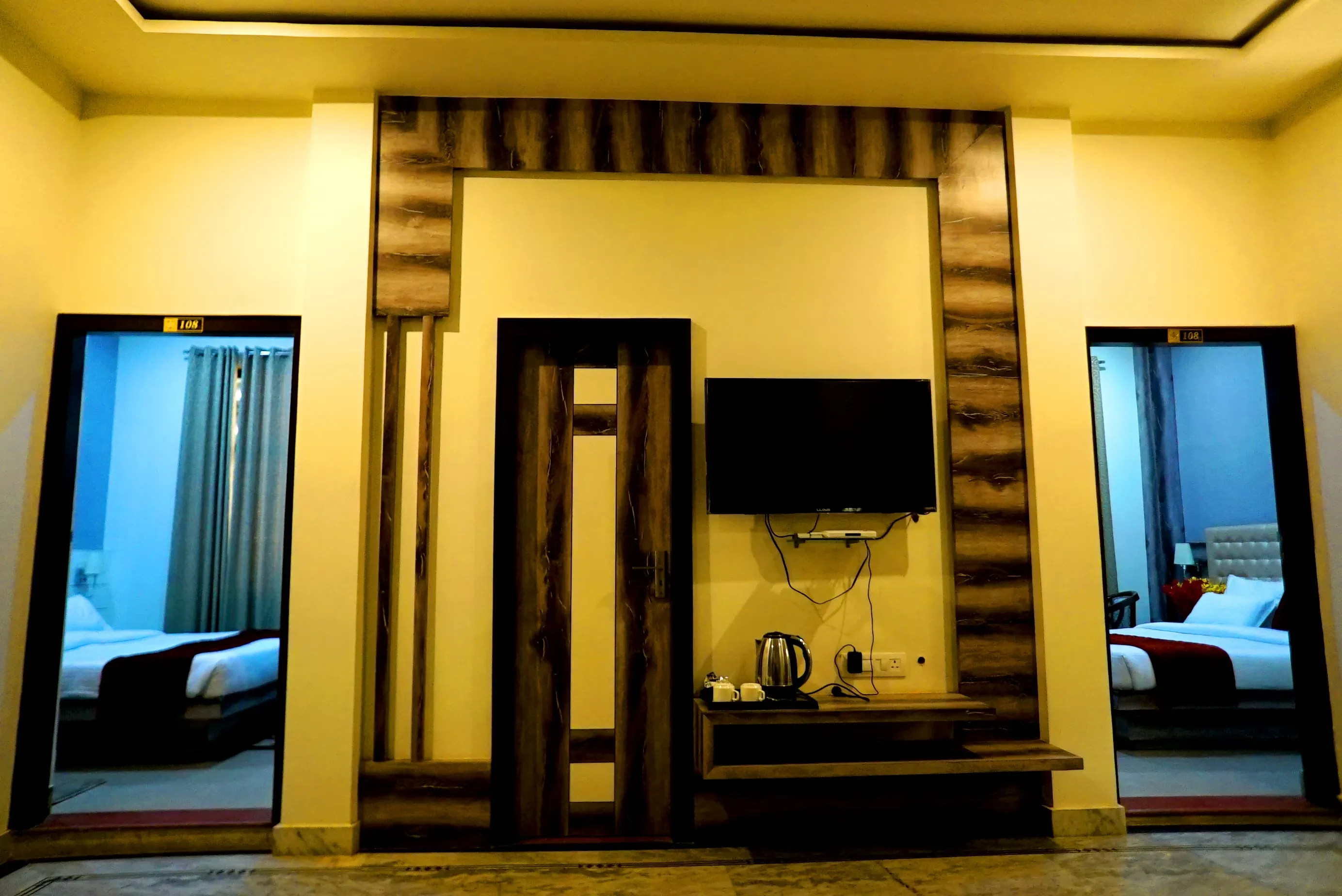 Hotel Galaxy, Mathura Mathura [Family Room]