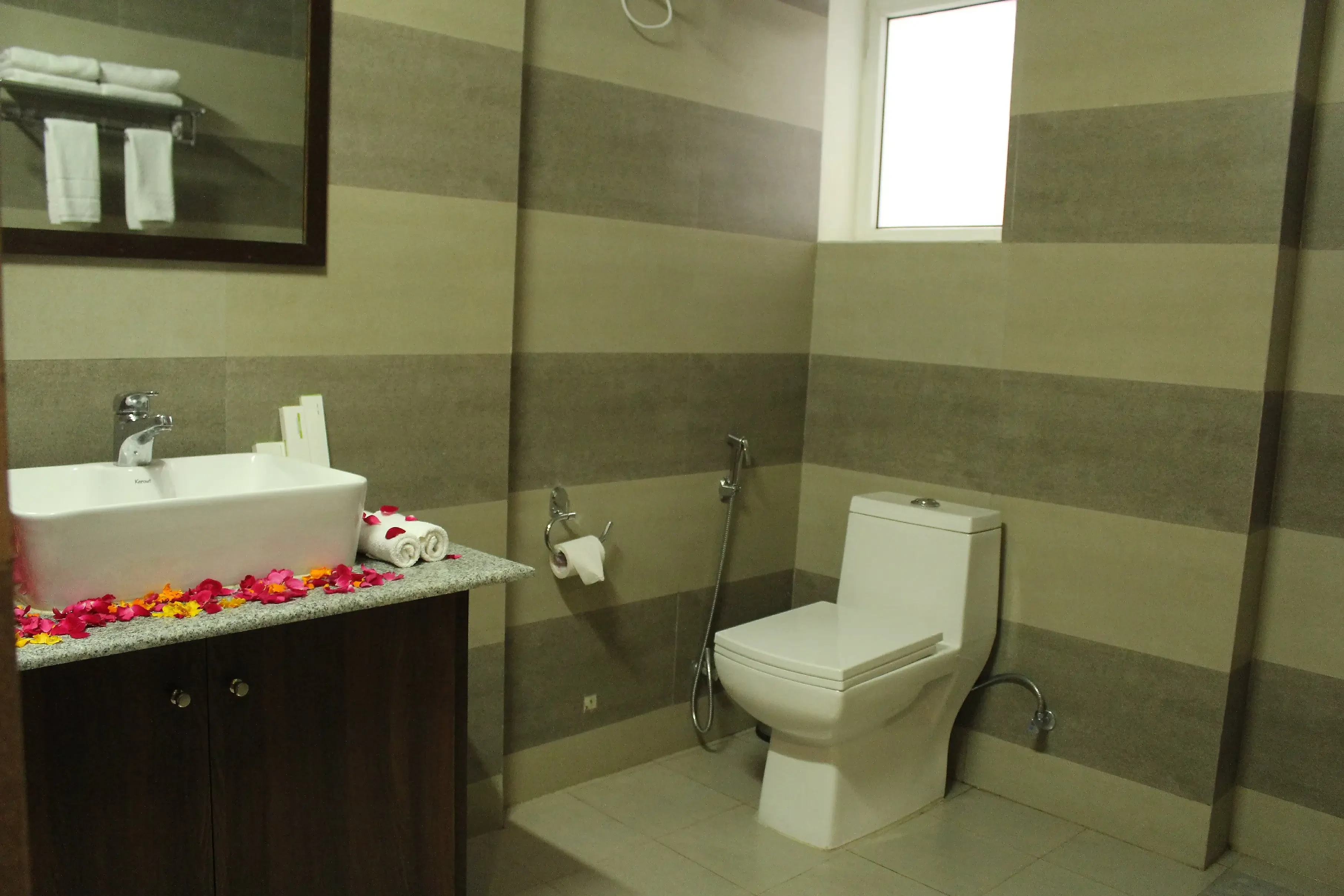Hotel Holiday Hill Rishikesh [Clean And Modern Attached Bathroom]