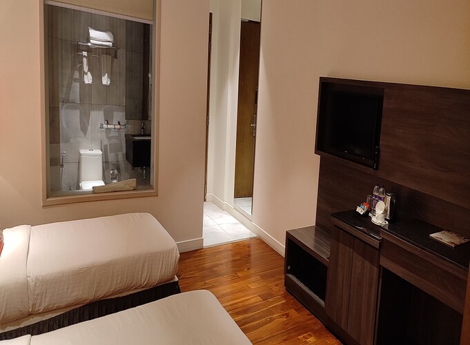 Hotel Le Lotus Grand Varanasi Varanasi [Bathroom]