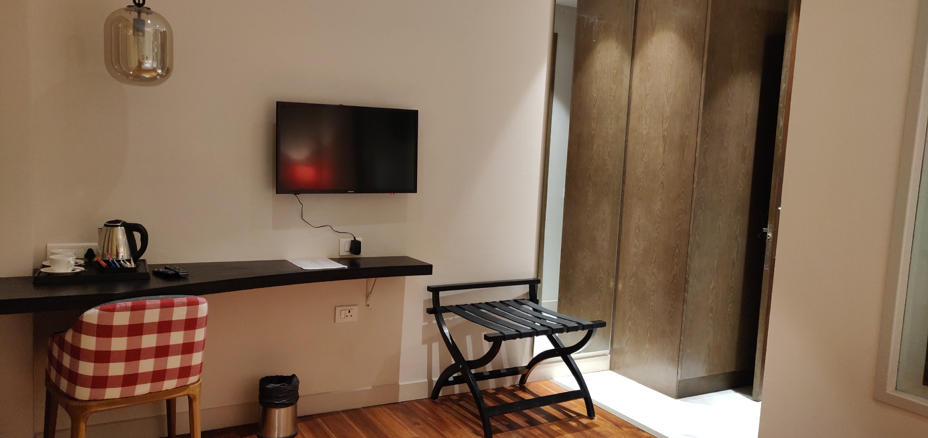 Hotel Le Lotus Grand Varanasi Varanasi [Work Desk & Chair]