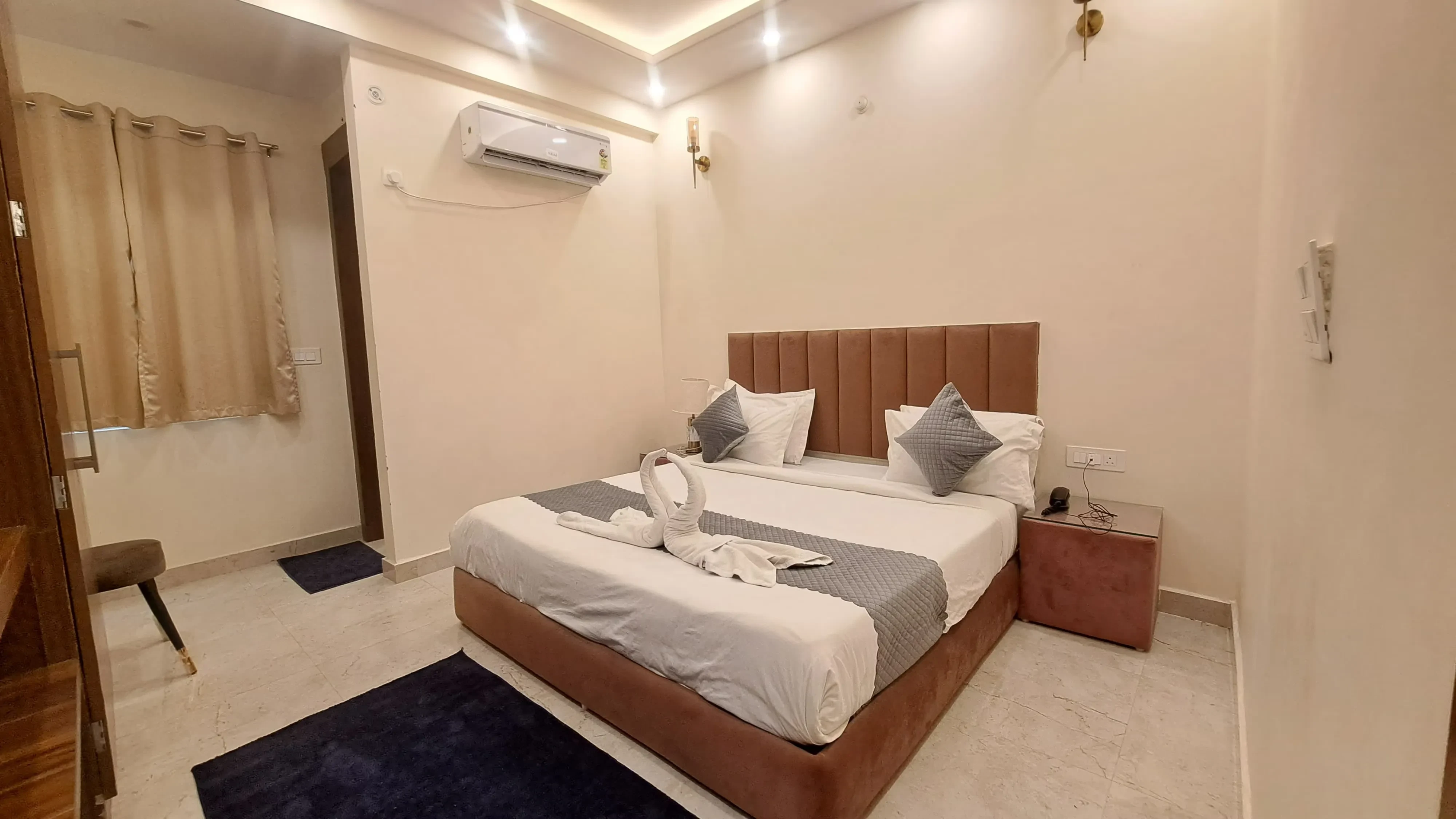 Radha Vrinda Hotel Vrindavan [Radha Vrinda Hotel]